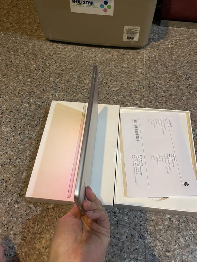 ขาบiPadGen6สีหายากSilver128กิ๊กWifi Celluerใส่ซิมได้มีกล่องอีมี่ตรงใช้งานดีทุกๆฟังชั่นถูกมากกก 6