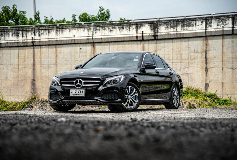 Mercedes-Benz C350E Avantgarde 2.0 W205 AT 2017ไมล์ 68,xxx km. !!! ราคา 699,000 บาท