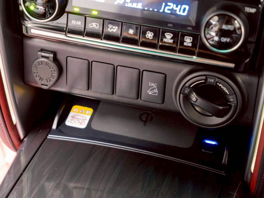 Toyota Fortuner 2.4 Legender 4WD ปี 2021 9