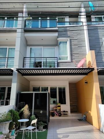 ให้เช่าทาวโฮม 3 ชั้น 21 ตรว. สตรีวิทยา 2 ย่านลาดพร้าว 71 วังหิน สนานิคม ( รีโนเวทใหม่ทั้งหลัง ) 1