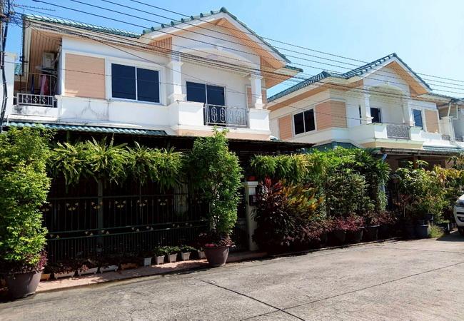 ขายบ้านแฝด หมู่บ้านหงส์ประยูร 3 ซอยเทศบาล 4 ถนนรัตนาธิเบศร์ อำเภอบางบัวทอง นนทบุรี 1