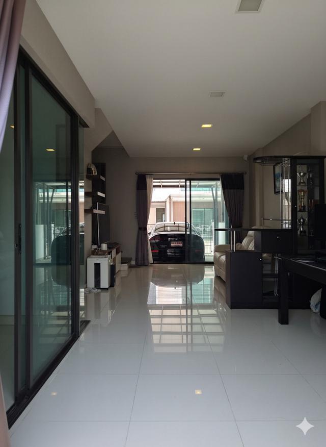 ขายทาวน์โฮม The Terrace รามอินทรา 65 พร้อมเข้าอยู่ได้เลย ใกล้รถไฟฟ้าสายสีชมพู (N.2056) 3