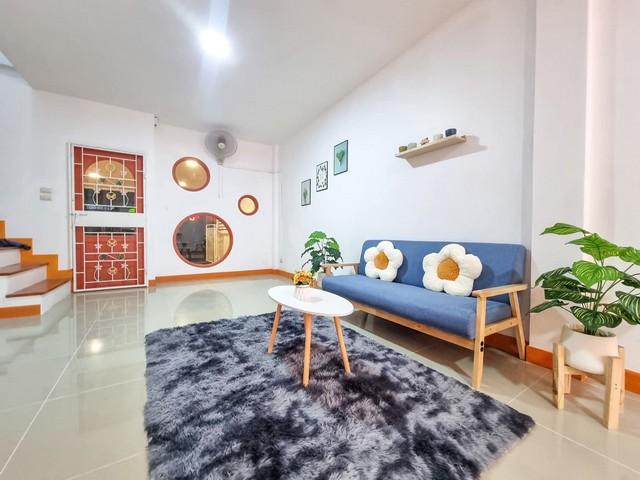 ขายทาวน์เฮ้าส์เมืองชลบุรี ม.แพนนาเซียวิลเลจ ต.สำนักบก อ.เมืองชลบุรี บ้านสวยพร้อมเข้าอยู่ ขายขาดทุน ลดราคา 2