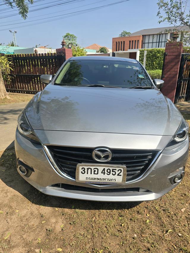 รถยนต์มาสด้า3skyactiv