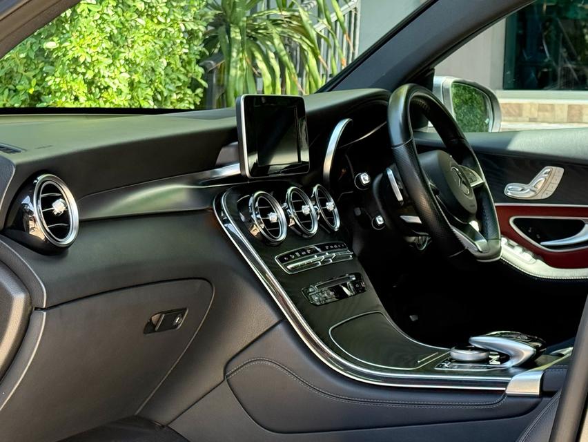 2018 BENZ GLC 250D COUPE AMG รถมือเดียวออกป้ายแดง รถวิ่งน้อย เข้าศูนย์ทุกระยะ ไม่เคยมีอุบัติเหตุครับ รูปที่ 11