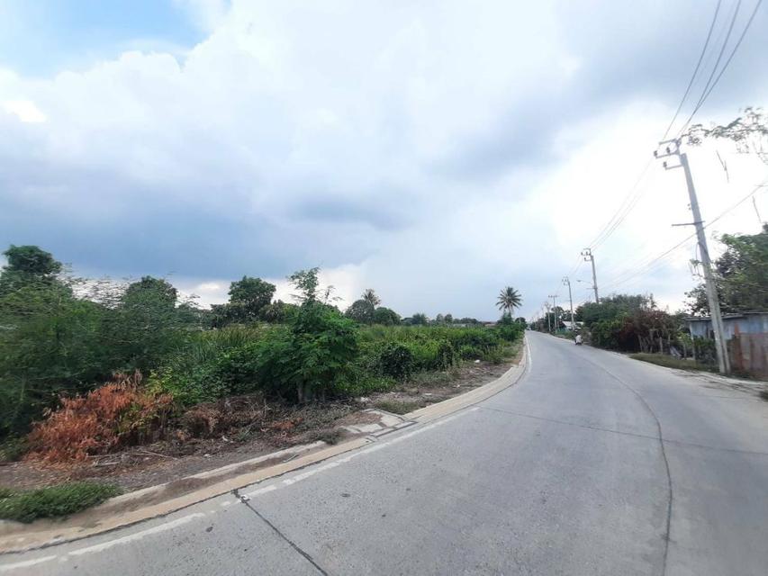 ขายที่ดินสวยพร้อมโฉนด 1ไร่ 3งาน 98ตร.ว. ติดถนนหลัก ใกล้ห้างเซ็นทรัลวิลเลจ บางเสาธง สมุทรปราการ
