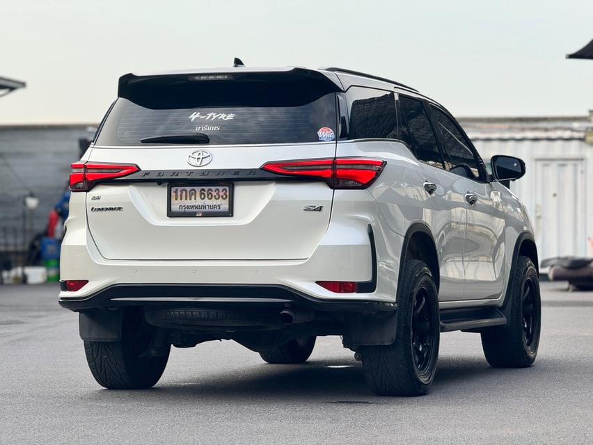 TOYOTA FORTUNER Wagon 4dr Legender 7st Auto 6spRWD 2.8DCT 4WD Y2021 สีขาว ออโต้  3