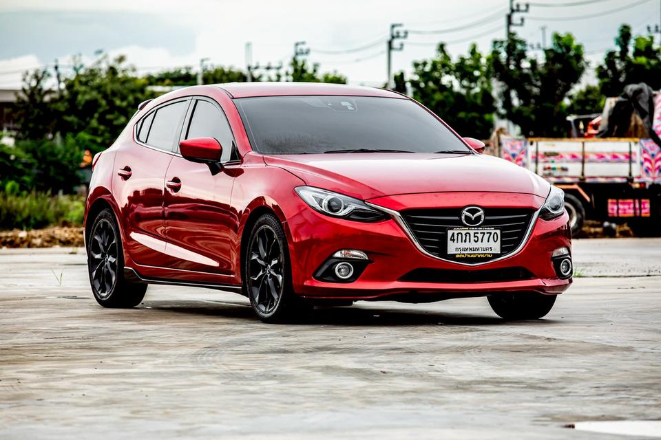 Mazda3 Skyactiv 2.0SP Hatchback ปี 2015 สีแดง