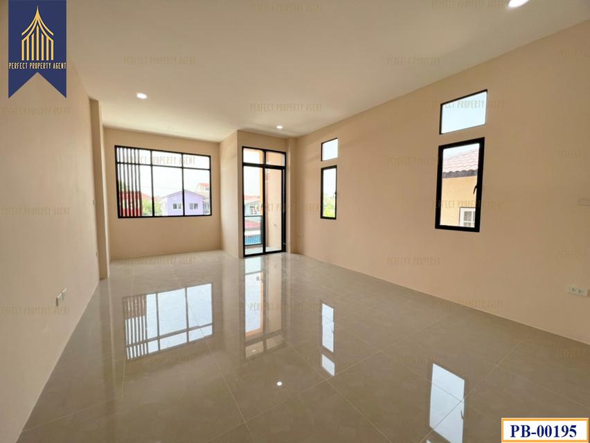 ขายอาคารพาณิชย์ สร้างใหม่ พร้อมอยู่ ค้าขายได้ ทรัพย์บุญชัย ศรีนครินทร์ ใกล้รถไฟฟ้า 7