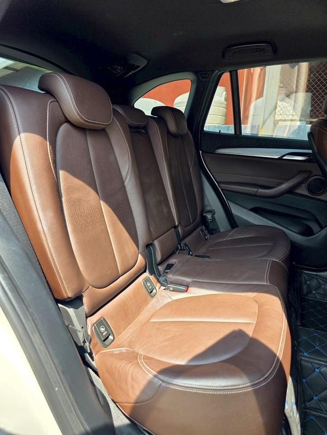 BMW X1 sDrive18d M sport สีขาว ปี 2018 ไมล์ 100,000กม. รูปที่ 12