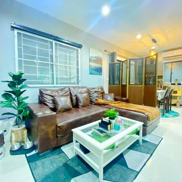 BTSศรีนครินทร์ 2.2 กม.จัดเต็มเฟอร์ฯทั้งหลัง สุขุมวิท แพรกษา กาญจนา ให้เช่าทาวน์เฮ้าส์ 2 ชั้น 28ตร.วา. 224ตร.ม. 3 นอน 2 น 3