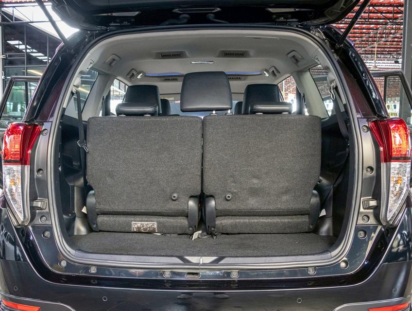 TOYOTA INNOVA 2.8 CRYSTA PREMIUM ปี 2022 19