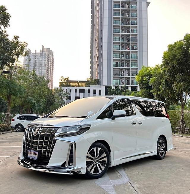TOYOTA ALPHARD 2.5 SC package 2023รถสวยสภาพป้ายแดง ไมล์น้อย เช็คศูนย์ทุกระยะ เจ้าของดูแลอย่างดี