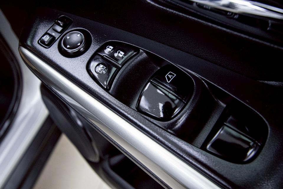 รหัสรถ 5B649 KICKS: 1.2 V 2020 14