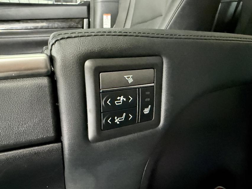  Toyota Vellfire 2.5 CVT (ปี 2019) Wagon AT 14