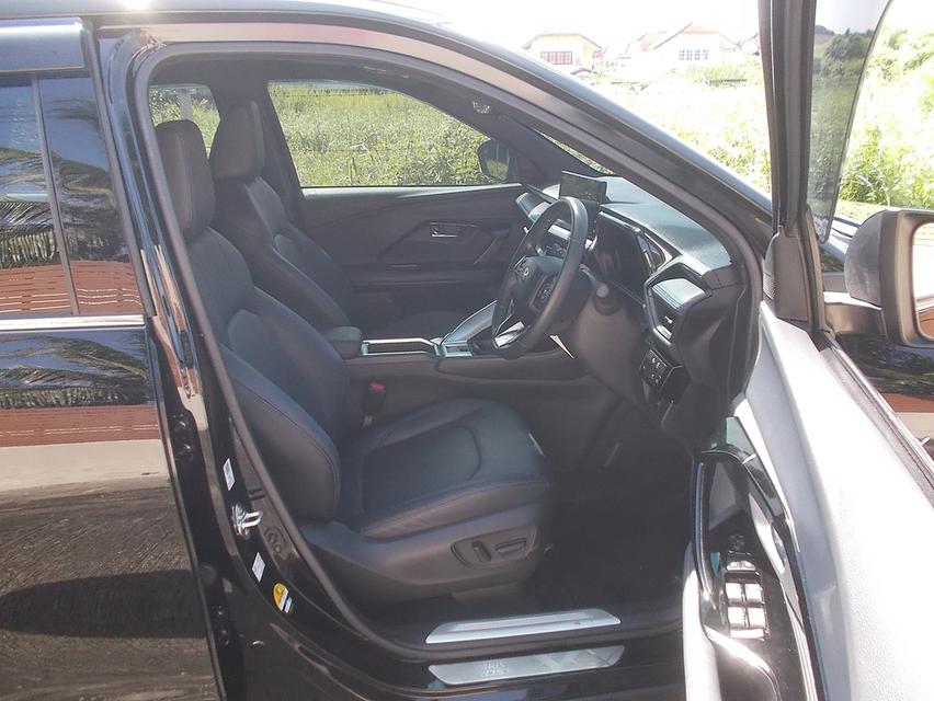 Toyota Yaris Cross 1.5 HEV Premium ปี 2024 11