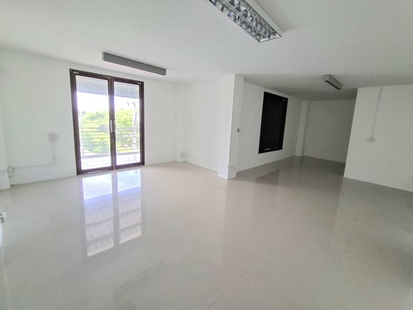 ให้เช่าโรงงานโกดังย่านแคราย-บางบอน5ซอย5 ใกล้วัดโพธิ์แจ้ ถ.เอกชัย 284 ตรม. 35000บ/ด. 18