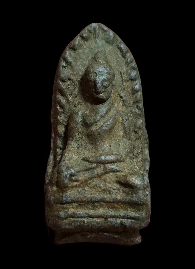 พระรอดมหาวันพิมพ์ตื้น