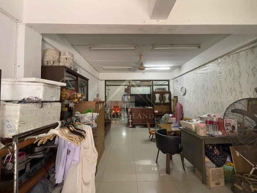 อาคารพาณิชย์ 4.5 ชั้น หมู่บ้าน สุนทร 7 บางบอน ต่อเติมเต็มพื้นที่