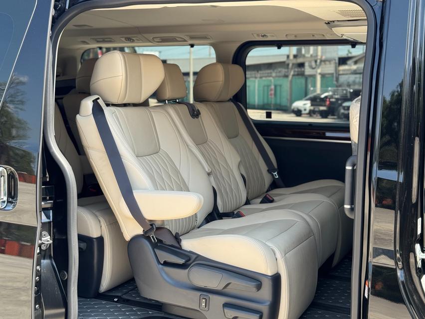 Toyota Majesty 2.8 grande top 2024 สีดำ  ออโต้ ใหม่ที่สุดในตลาด รูปที่ 10