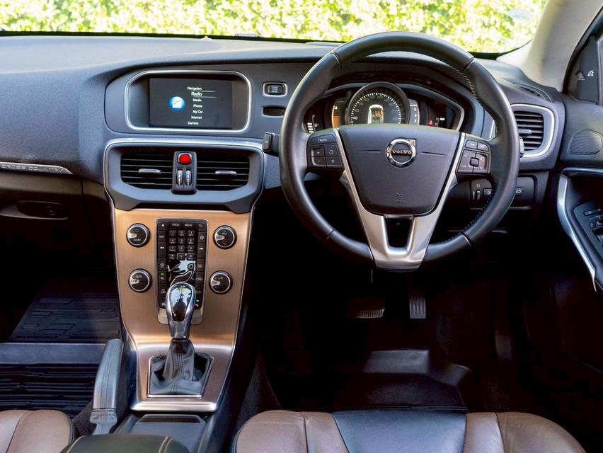 Volvo V40 Cross Country ปี17 รูปที่ 11