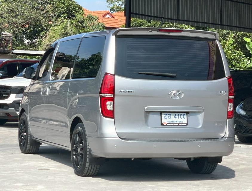 Hyundai H1 2.5Touring ปี18 6