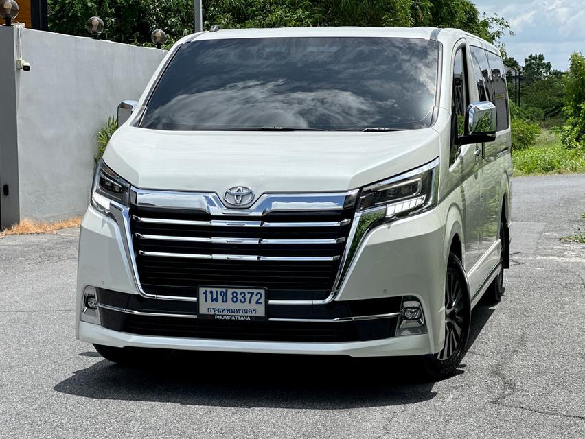 🚗Toyota Majesty 2.8 Premium 6AT ปี 2024 สีขาว