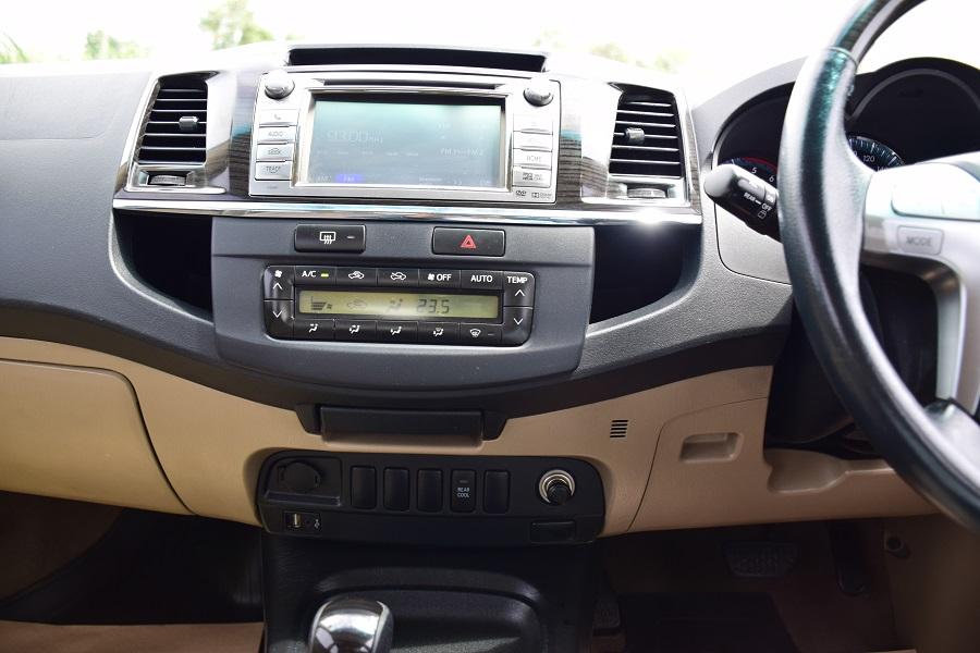 #รถครอบครัว ฟรีดาวน์ # TOYOTA FORTURNER 2.5V เกียร์ออโต้ พ.มัลติฟังชั่นส์ แอร์ดิจิต๊อล เบาะหนังไฟฟ้า ยางใหม่กิ๊ฟกล้องหลัง โทร0957401229 ไอดีไลน์ UTBP  6