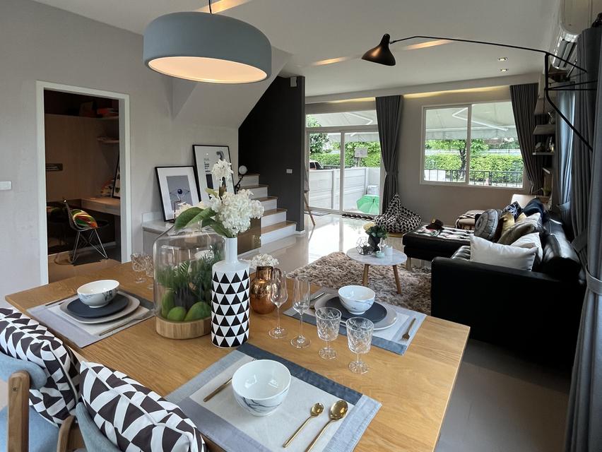 SALE!! ทาวน์โฮมแปลงมุม ขาย/เช่า 18,000 บาท/เดือน 9