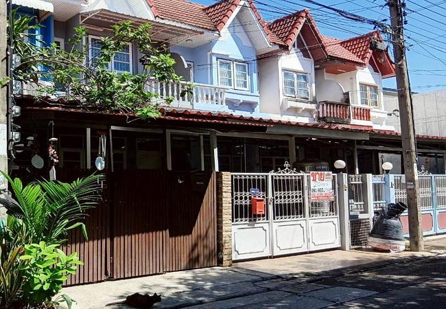 ขายทาวน์เฮ้าส์ หมู่บ้านศิรินเทพ 9 ซอยราษฎร์พัฒนา 14 เขตสะพานสูง กรุงเทพมหานคร 2