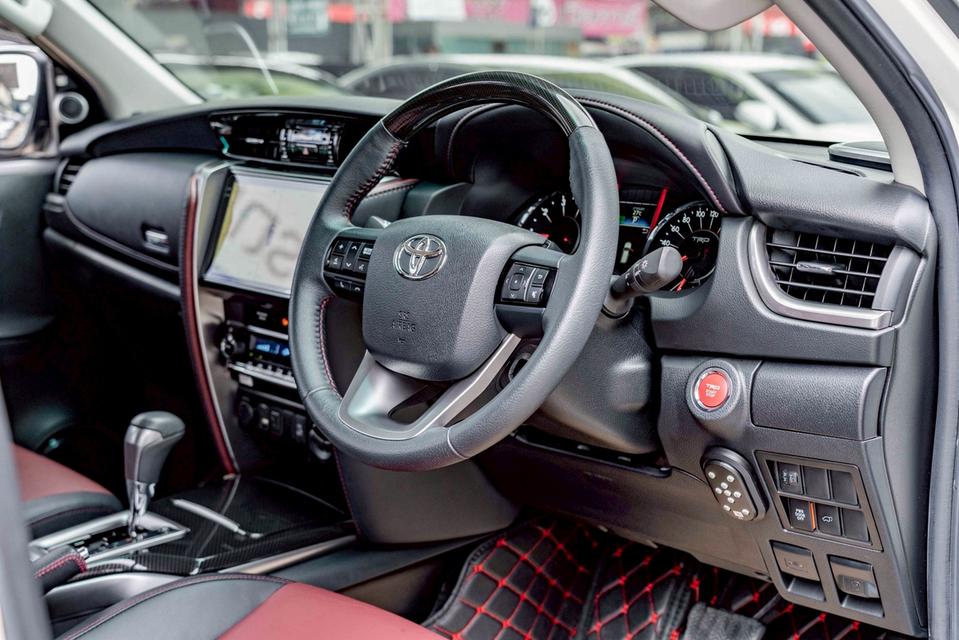 รหัสรถ NP7532 TOYOTA FORTUNER 2.8TRD 4WD 2018 15