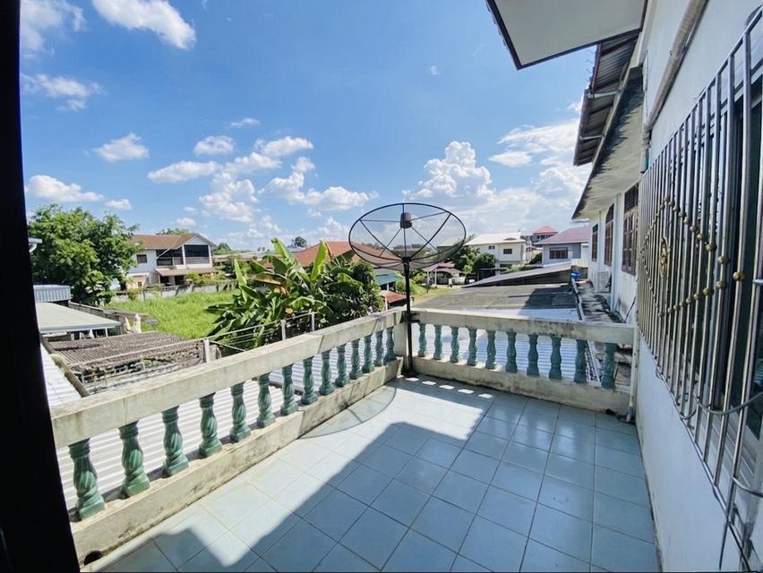 ขายด่วน อาคารพาณิชย์ ทำเลดี ติดถนนหลัก สี่แยกตลาดสดละหานทราย ตรงข้ามวัดโพธิ์ทรายทอง เยื้อง7-11 8