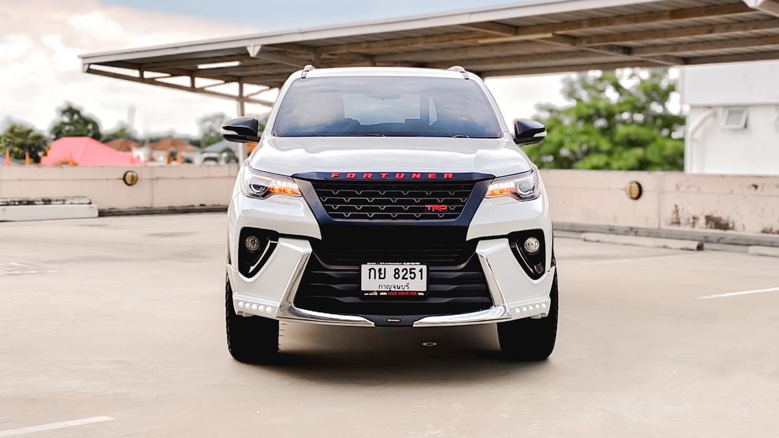 🎯 TOYOTA Fortuner 2.8V 4WD A/T ปี 2017 💯🚘 รถสีขาว 🚘 💯 รถบ้าน แท้ 💯🕰 เลขไมล์ 187,xxx km.✔