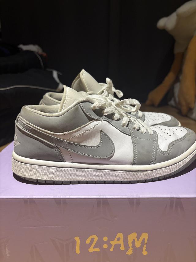 Air Jordan 1 Low Wolf Grey