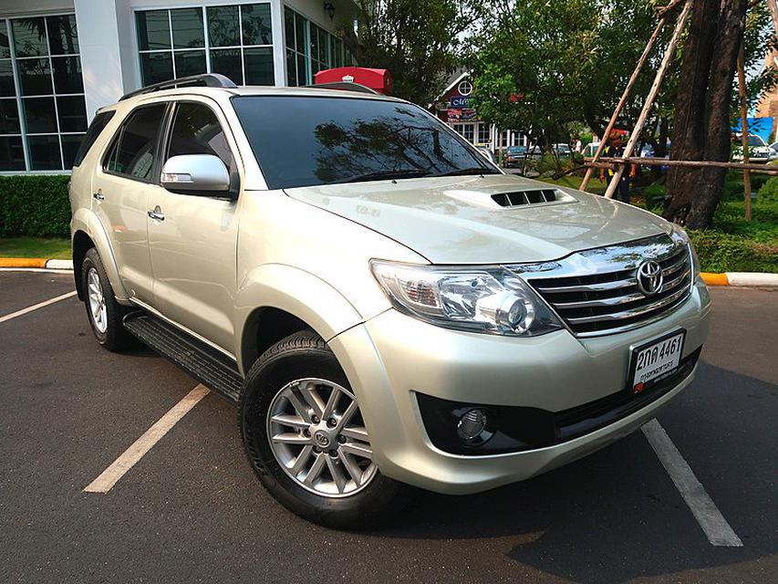  Toyota Fortuner 3.0 V A/T ปี 13 2