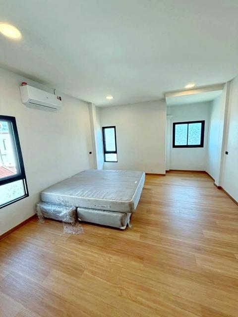 รร.นานาชาติแอดเวนต์รามคำแหง MRTหัวหมาก800ม. รพ.รามคำแหง 400 ม.ให้เช่าทาวน์โฮม 2 ชั้น 27 ตร.วา. 220 ตร.ม. ใหม่ สวย หรู พร 5