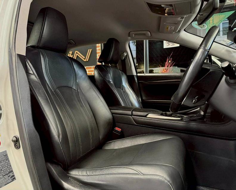 Lexus RX200t Premium ปี 2017 14