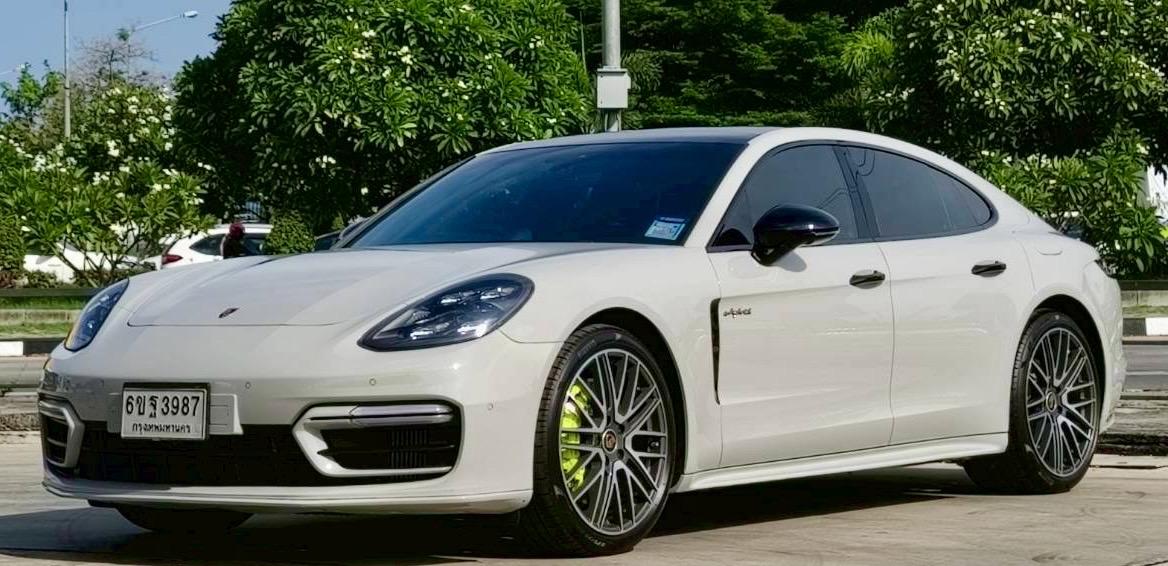 Porsche Panamera 4 Plug in Hybrid