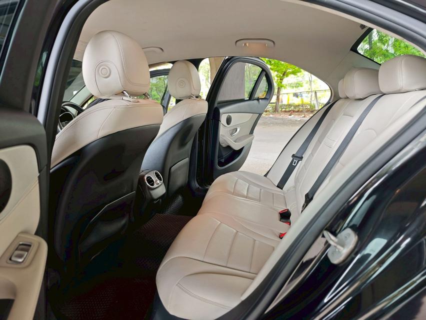 🚗 2019 Mercedes-Benz C200 Avantgarde Sedan AT รูปที่ 18