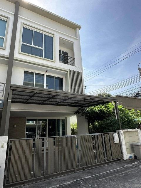 ให้เช่าทาวน์โฮม 3 ชั้น 200 ตรม. โครงการลุมพินี ทาวน์ เรสซิเดนซ์ ลาดพร้าว 21 ติด MRT ลาดพร้าว 1