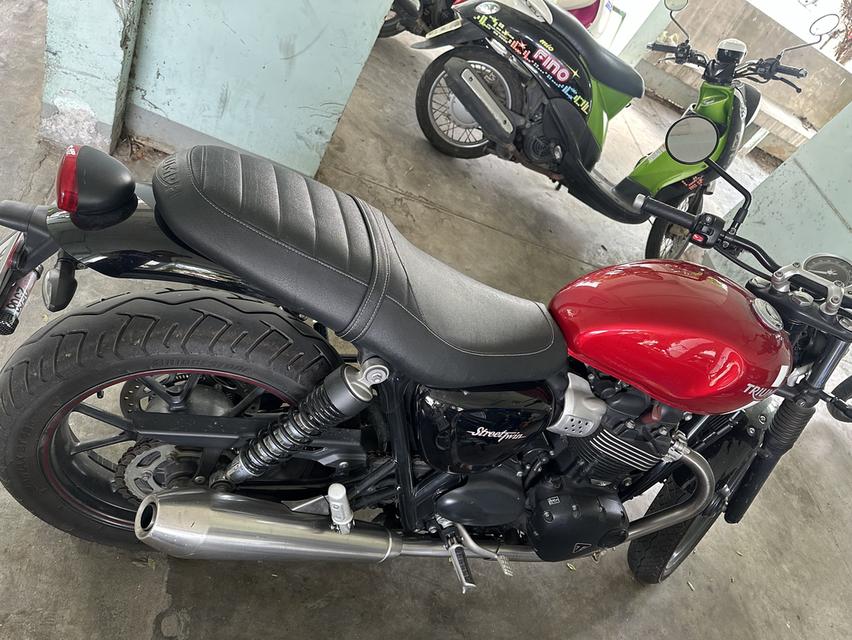 Triumph street twin 900
