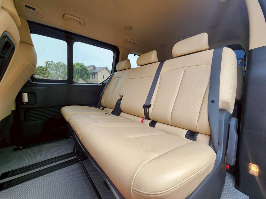 รหัสรถ PEAT550 🚐🚙HYUNDAI STARIA S ประตูไฟฟ้าคู่ สีดำ ภายในเบจ ปี 2 15
