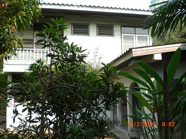 ขายลดราคา ที่ดิน พร้อมบ้านไม้ ถนนสาทรใต้ (ซ.เจริญราษฏร์1 แยก 3 ) โฉนด 190 ตรว. 3