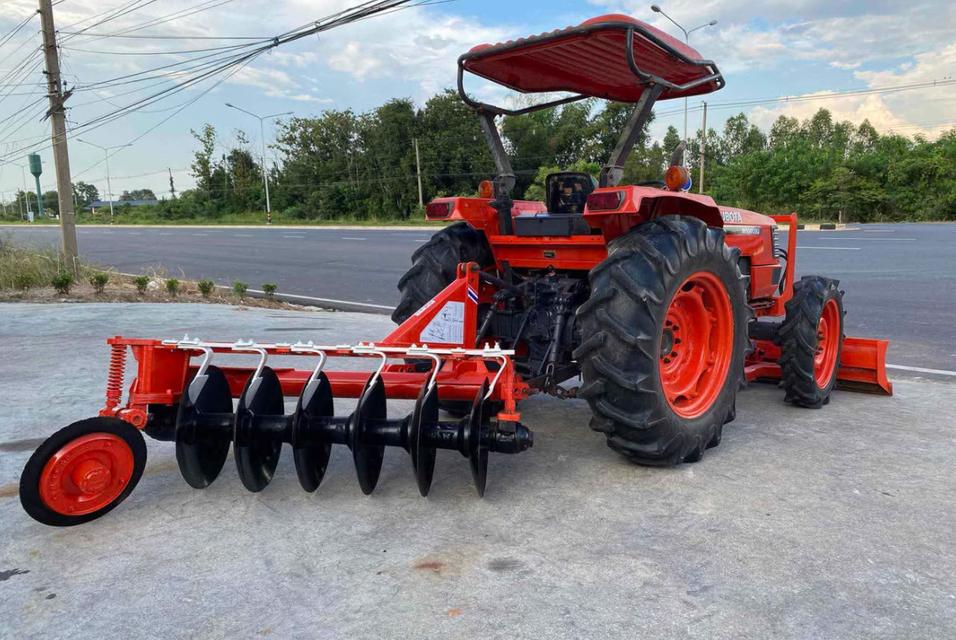 รถไถ Kubota M5000su สภาพมือหนึ่ง 3