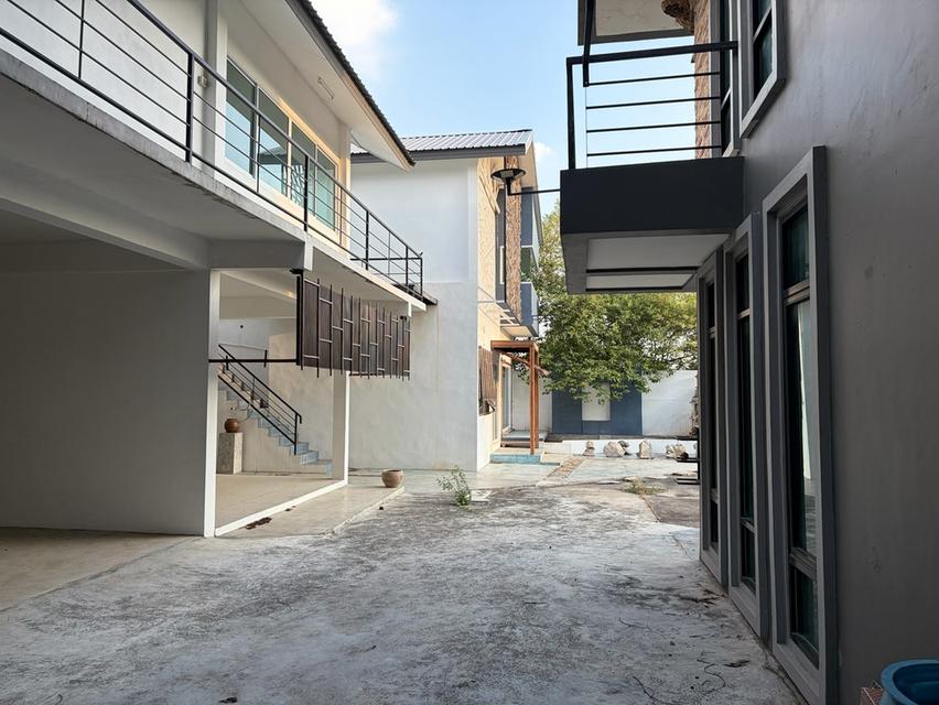 สำนักงาน สระว่ายน้ำ บ้าน 16
