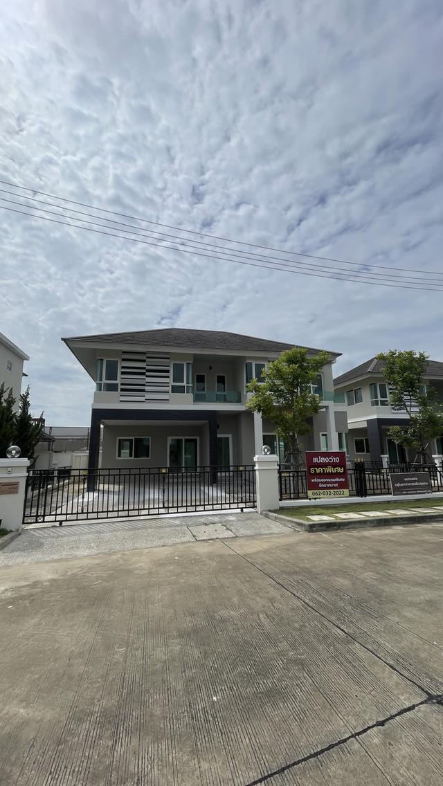 บ้านเดี่ยวหลังใหญ่ 3 ห้องนอน หมู่บ้านกาญจน์กนก 2 เฟส 3 ทำเลโครงการติดถนนเส้นหลักวงแหวนรอบนอก เดินทางสะดวก พร้อมโปรโมชั่นของแถมและส่วนลดมากมาย 1