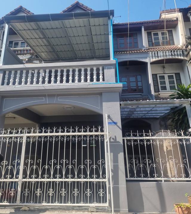 ขายทาวน์เฮ้าส์ 3 ชั้น ซอยชักพระ 10 ตลิ่งชัน บ้านสวย ทาสีปูกระเบื้องให้ใหม่ทั้งหลัง ใกล้เซ็นทรัล ปิ่นเกล้า 1