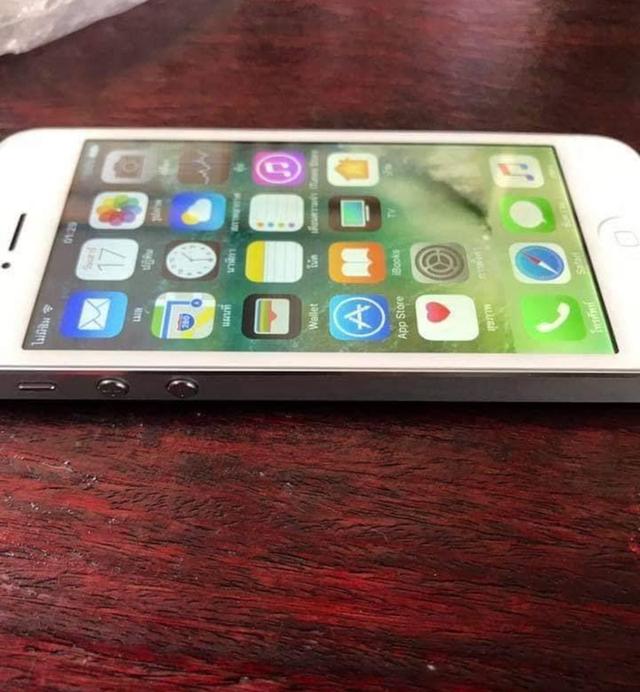 iPhone 5  16GB (สีขาว)  3