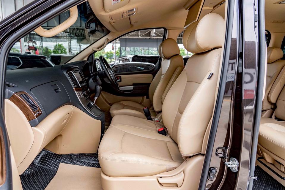 รหัสรถ NP3636 HYUNDAI H-1 2.5 DELUXE 2020 16