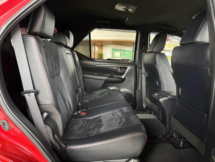 ปี 2022 TOYOTA FORTUNER, 2.8 GR SPORT BLACKTOP 4WD รูปที่ 14